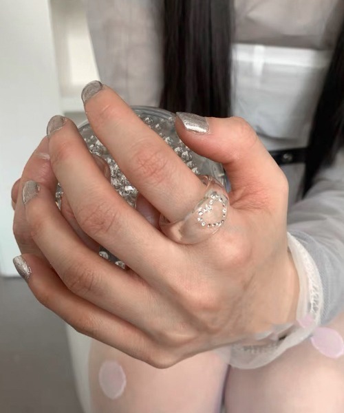 Vipoa(ヴィポア)の「Heartdesign clear ring(リング・レディース・クリア・ONE SIZE)」の8枚目の写真