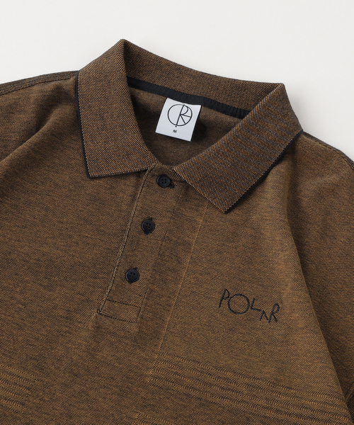Polar Skate Co.（ポーラースケートカンパニー）の「POLAR SKATE CO. / ポーラースケートカンパニーSurf ポロ Shirt | Pique（ポロシャツ・メンズ・ブラウン・SMALL/MEDIUM）」の3枚目の写真