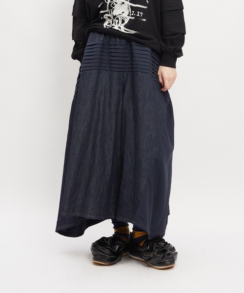 gomme(ゴム)の「デニムタックパンツ(デニムパンツ・レディース・ブラック/インディゴブルー・MEDIUM)」の1枚目の写真