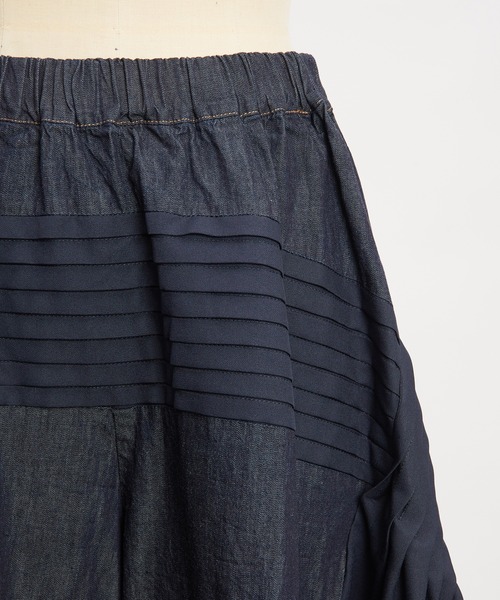 gomme(ゴム)の「デニムタックパンツ(デニムパンツ・レディース・ブラック/インディゴブルー・MEDIUM)」の21枚目の写真