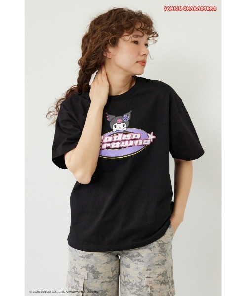 RODEO CROWNS WIDE BOWL(ロデオクラウンズワイドボウル)の「(サンリオキャラクターズ) Y2KロゴTシャツ(Tシャツ/カットソー・メンズ・オフホワイト/ブルー/ブラック/ライトピンク・MEDIUM/LARGE)」の3枚目の写真