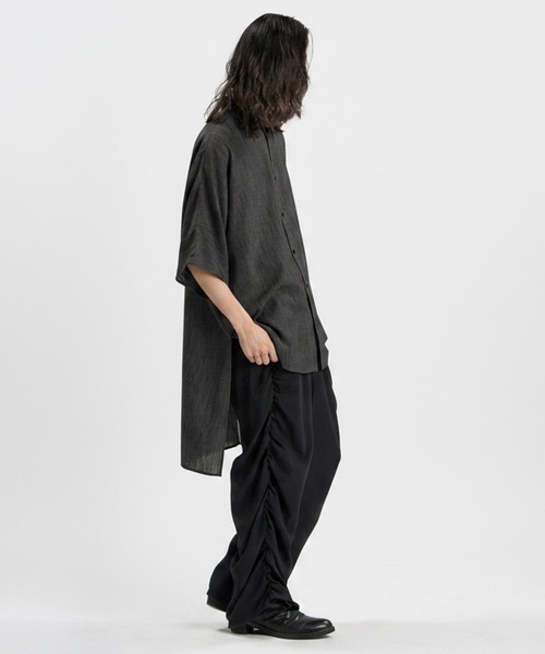 NO ID.(ノーアイディ)の「【NO ID.】Irregular Hemline Shirt / イレギュラー ヘムライン シャツ(シャツ/ブラウス・メンズ・ホワイト/グレー/ブラック・ONE SIZE)」の19枚目の写真