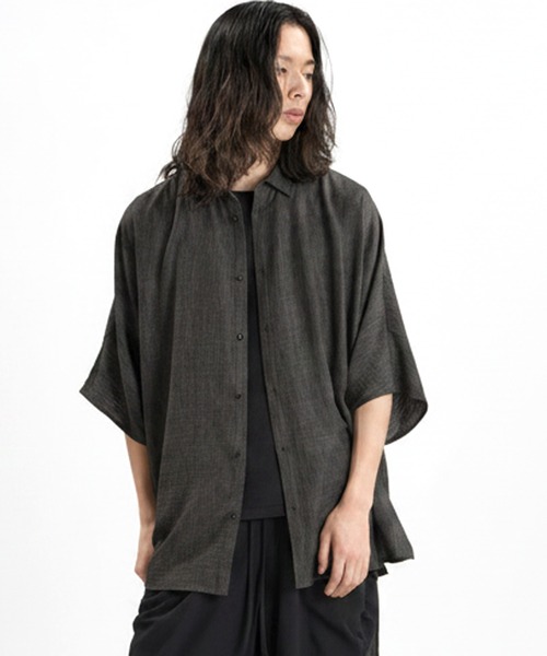 NO ID.(ノーアイディ)の「【NO ID.】Irregular Hemline Shirt / イレギュラー ヘムライン シャツ(シャツ/ブラウス・メンズ・ホワイト/グレー/ブラック・ONE SIZE)」の18枚目の写真