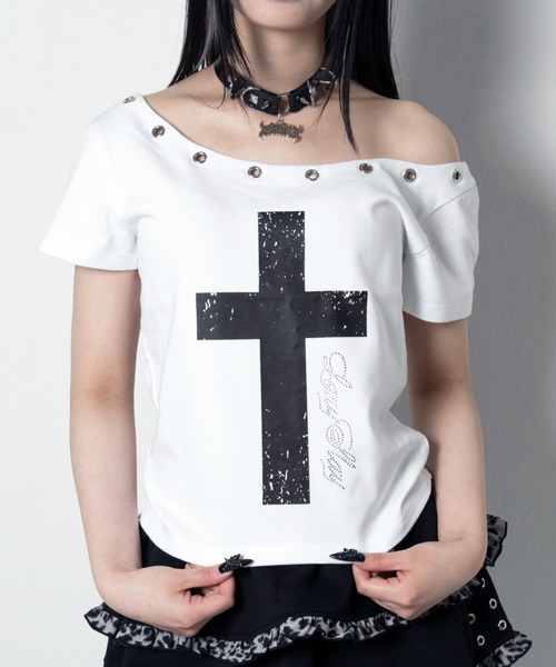 LAZYSLAY(レイジースレイ)の「オフショルダープリントTシャツ(Tシャツ/カットソー・レディース・ブラック/ホワイト・FREE)」の3枚目の写真