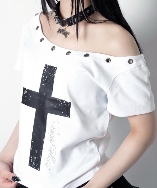 LAZYSLAY(レイジースレイ)の「オフショルダープリントTシャツ(Tシャツ/カットソー・レディース・ブラック/ホワイト・FREE)」の5枚目の写真