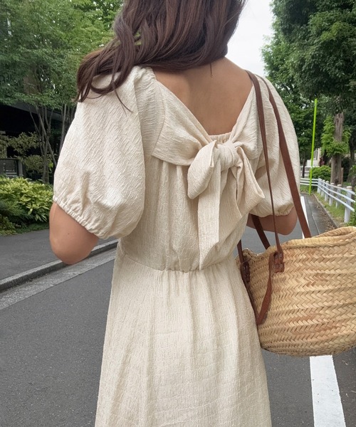 junoah(ジュノア)の「バックリボンフレアワンピース(ワンピース・レディース・ミント/アイボリー/ブラック・SMALL/MEDIUM/LARGE)」の6枚目の写真