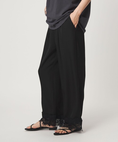 green label relaxing(グリーンレーベルリラクシング)の「【WEB限定】<at ease>スソ レース パンツ(その他パンツ・レディース・ダークグレー/ブラック・FREE)」の4枚目の写真