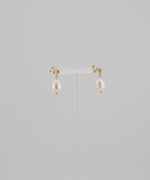 BROTHERHOOD(ブラザーフッド)の「【earyear】Drop Freshwater Pearl Pierce(ピアス(両耳用)・レディース・ゴールド・FREE)」の2枚目の写真