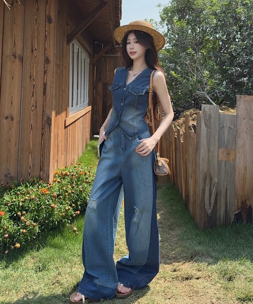 FAVORITO(ファヴォリート)の「デニムベストパンツセットアップ(セットアップ・レディース・ブルー・S/M/L/XL)」の1枚目の写真