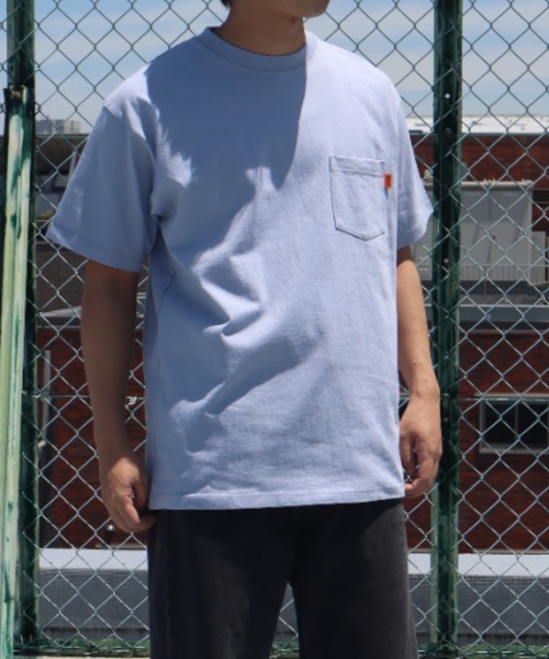 UNIVERSAL OVERALL(ユニバーサルオーバーオール)の「UNIVERSAL OVERALL / POCKET S/S TEE / 半袖ポケットTシャツ(Tシャツ/カットソー・メンズ・ブラック/ブラウン/サックスブルー/ホワイト・S/L/XL/M)」の1枚目の写真