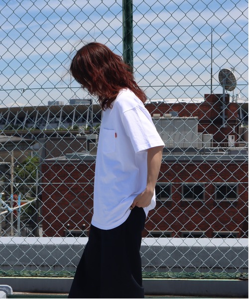 UNIVERSAL OVERALL(ユニバーサルオーバーオール)の「UNIVERSAL OVERALL / POCKET S/S TEE / 半袖ポケットTシャツ(Tシャツ/カットソー・メンズ・ブラック/ブラウン/サックスブルー/ホワイト・S/L/XL/M)」の5枚目の写真