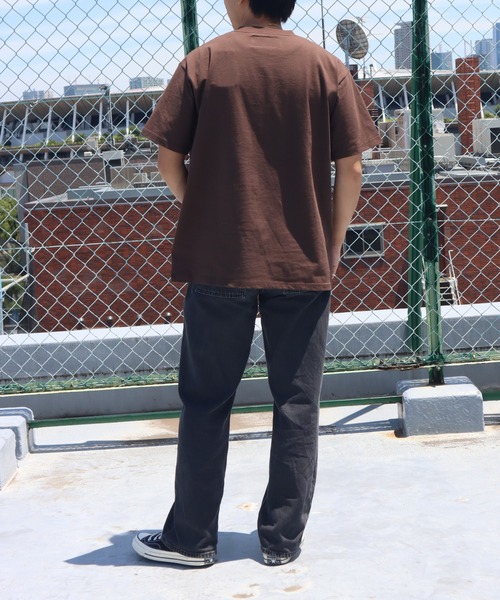 UNIVERSAL OVERALL(ユニバーサルオーバーオール)の「UNIVERSAL OVERALL / POCKET S/S TEE / 半袖ポケットTシャツ(Tシャツ/カットソー・メンズ・ブラック/ブラウン/サックスブルー/ホワイト・S/L/XL/M)」の19枚目の写真