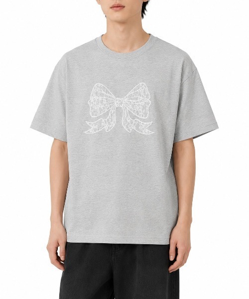 FreeZone(フリーゾーン)の「ピンクリボン・レースリボンプリント 半袖Tシャツ(Tシャツ/カットソー・メンズ・ホワイト/ブラック/グレー系/ダークグレー・F)」の9枚目の写真