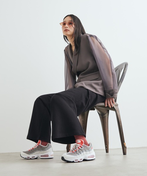 NIKE(ナイキ)の「ナイキ スタジオ フリース ライトウェイト 「フレンチテリー」 ウィメンズ ミッドライズ ワイドレッグパンツ / Nike Studio Fleece Lightweight "French Terry" Women's Mid-Rise Wide-Leg Pants IV4774-001 Total Black(その他パンツ・レディース・ブラック系その他2・XS/XL/S/M/L)」の9枚目の写真