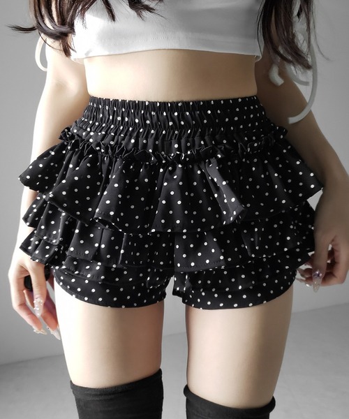 me+em select(ミームセレクト)の「【 2color 】ティアードフリルドットショートパンツ / tiered frill dot short pants(その他パンツ・レディース・ホワイト/ブラック・FREE)」の7枚目の写真