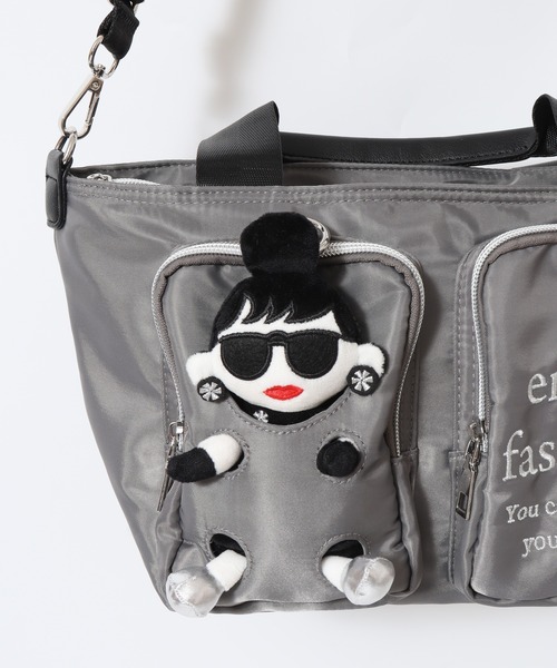 HAPPY FACE(ハッピーフェイス)の「EMMA ドール付2WAYバッグ(ショルダーバッグ・レディース・ブラック・ONE SIZE)」の11枚目の写真
