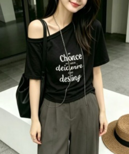 semuse(セミューズ)の「ロゴプリントワンショルダーTシャツ(Tシャツ/カットソー・レディース・ホワイト/グレー/ブラック・FREE)」の2枚目の写真