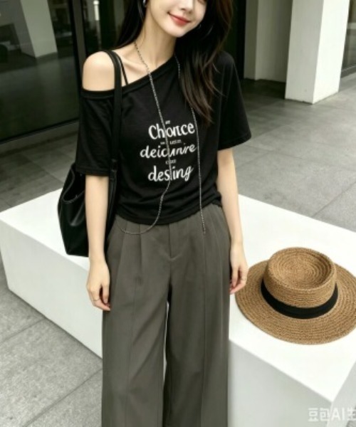 semuse(セミューズ)の「ロゴプリントワンショルダーTシャツ(Tシャツ/カットソー・レディース・ホワイト/グレー/ブラック・FREE)」の9枚目の写真