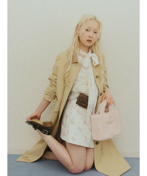 FURFUR(ファーファー)の「フラワープリントブラウス(シャツ/ブラウス・レディース・ベージュ/アイボリー/ブラック・F)」の6枚目の写真