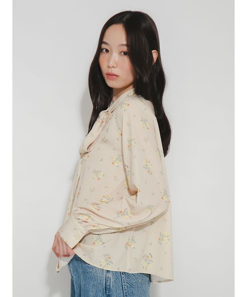 FURFUR(ファーファー)の「フラワープリントブラウス(シャツ/ブラウス・レディース・ベージュ/アイボリー/ブラック・F)」の17枚目の写真