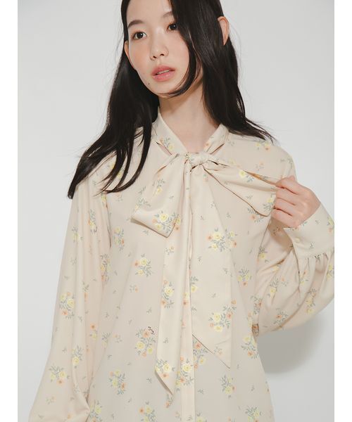 FURFUR(ファーファー)の「フラワープリントブラウス(シャツ/ブラウス・レディース・ベージュ/アイボリー/ブラック・F)」の18枚目の写真