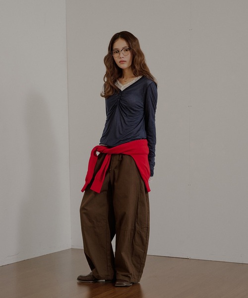 MUHET(ミュエータ)の「【set item】sheer layered gather tops / シアーレイヤードギャザーロンTセット(Tシャツ/カットソー・レディース・チャコールグレー/オフホワイト/ネイビー/ブラウン・FREE)」の11枚目の写真