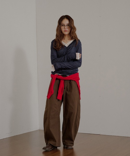 MUHET(ミュエータ)の「【set item】sheer layered gather tops / シアーレイヤードギャザーロンTセット(Tシャツ/カットソー・レディース・チャコールグレー/オフホワイト/ネイビー/ブラウン・FREE)」の10枚目の写真