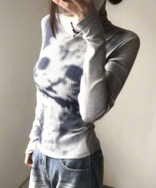 SHERU(シェル)の「ドットアートグラフィック ハイネックタイトロンTシャツ 猫(Tシャツ/カットソー・レディース・グレー/ホワイト・M)」の8枚目の写真