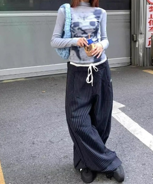 SHERU(シェル)の「ドットアートグラフィック ハイネックタイトロンTシャツ 猫(Tシャツ/カットソー・レディース・グレー/ホワイト・M)」の5枚目の写真