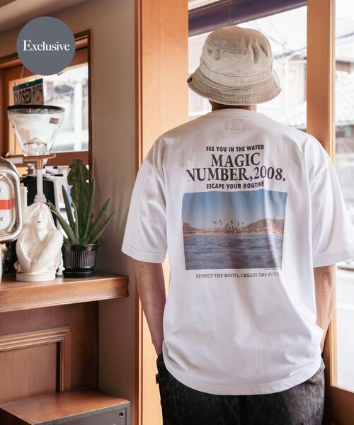 MAGIC NUMBER（マジック ナンバー）の「『別注』UpDRIFT×MAGIC NUMBER×Sonny LabelコラボT2（Tシャツ/カットソー・メンズ・ブルー/ブラック/レッド・SMALL/MEDIUM/LARGE）」の2枚目の写真