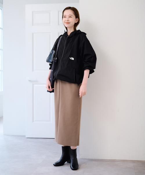 U by SPICK&SPAN(ユーバイスピックアンドスパン)の「《追加》THE NORTH FACE/ザ・ノース・フェイス COMPACT JACKET(マウンテンパーカー・レディース・ブラック/ベージュ・MEDIUM)」の4枚目の写真