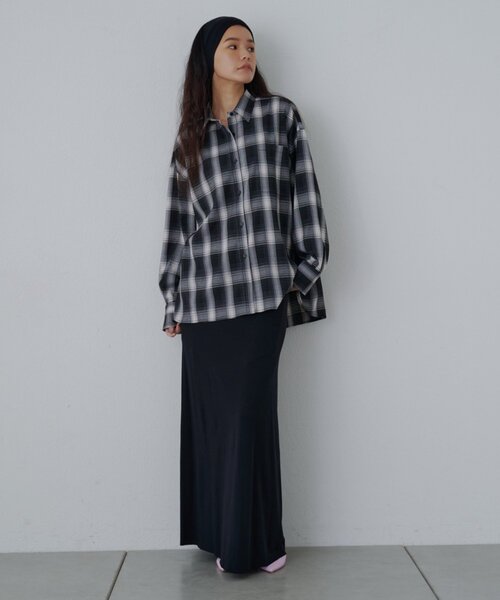SHENERY（シーナリー）の「カットナロースカート（スカート・レディース・ブラック/ブラウン・36/38）」の14枚目の写真