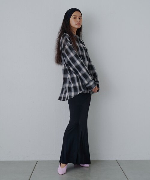 SHENERY（シーナリー）の「カットナロースカート（スカート・レディース・ブラック/ブラウン・36/38）」の17枚目の写真