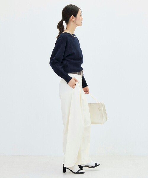 NOLLEY’S Sophi(ノーリーズソフィ)の「【BECシリーズ】カシミヤ混紡毛ショート丈プルオーバー(ニット/セーター・レディース・ダークブラウン/オフホワイト/ベビーピンク/ダークネイビー・38)」の11枚目の写真