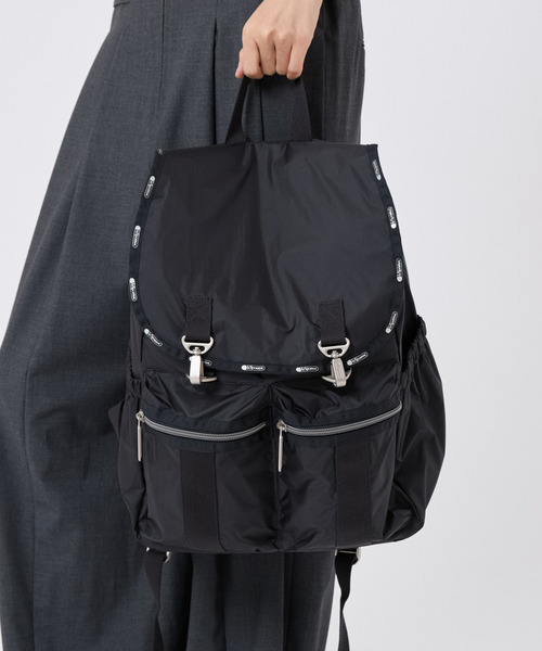 LeSportsac（レスポートサック）の「【Essential Collection×Naoko Okusa】MODERN FLAP BACKPACK3 ブラックC（バックパック/リュック・レディース・ブラック・FREE）」の2枚目の写真