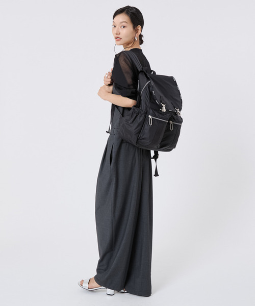 LeSportsac（レスポートサック）の「【Essential Collection×Naoko Okusa】MODERN FLAP BACKPACK3 ブラックC（バックパック/リュック・レディース・ブラック・FREE）」の3枚目の写真