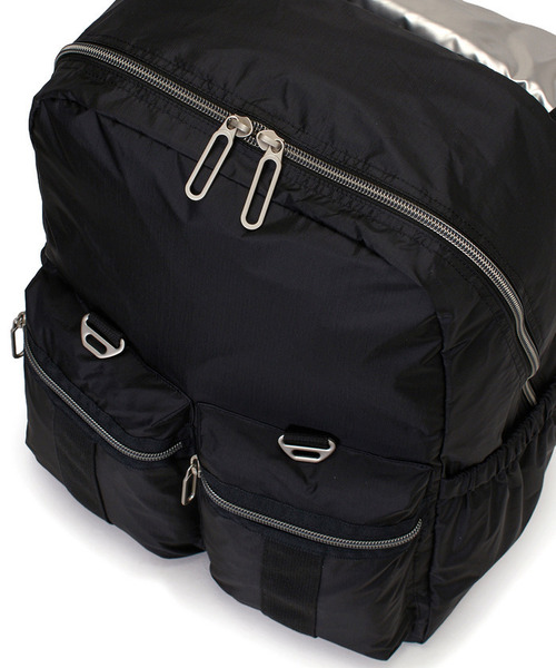 LeSportsac（レスポートサック）の「【Essential Collection×Naoko Okusa】MODERN FLAP BACKPACK3 ブラックC（バックパック/リュック・レディース・ブラック・FREE）」の7枚目の写真