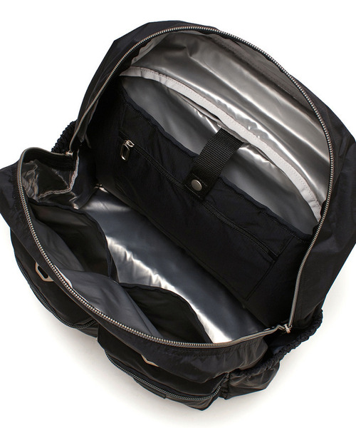 LeSportsac（レスポートサック）の「【Essential Collection×Naoko Okusa】MODERN FLAP BACKPACK3 ブラックC（バックパック/リュック・レディース・ブラック・FREE）」の9枚目の写真