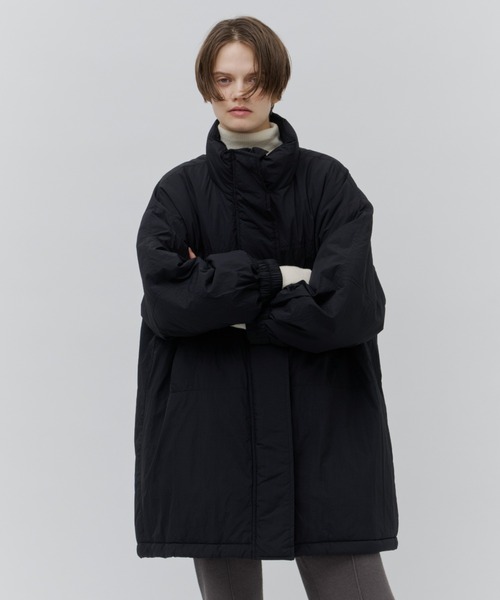 Plumel（プルメル）の「Thermal Padded Volume Middle Coat / 蓄熱中綿 ボリュームミドルコート（ダウンジャケット/コート・レディース・ブラウン/アイボリー/ブラック・MEDIUM）」の4枚目の写真
