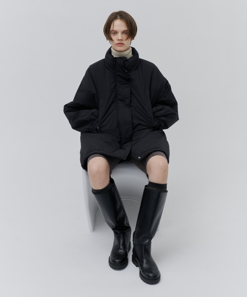 Plumel（プルメル）の「Thermal Padded Volume Middle Coat / 蓄熱中綿 ボリュームミドルコート（ダウンジャケット/コート・レディース・ブラウン/アイボリー/ブラック・MEDIUM）」の10枚目の写真