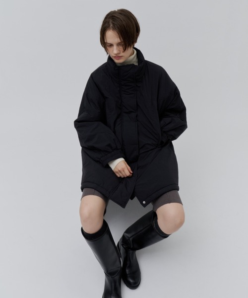 Plumel（プルメル）の「Thermal Padded Volume Middle Coat / 蓄熱中綿 ボリュームミドルコート（ダウンジャケット/コート・レディース・ブラウン/アイボリー/ブラック・MEDIUM）」の11枚目の写真