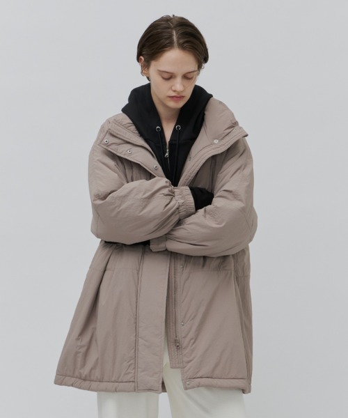 Plumel（プルメル）の「Thermal Padded Volume Middle Coat / 蓄熱中綿 ボリュームミドルコート（ダウンジャケット/コート・レディース・ブラウン/アイボリー/ブラック・MEDIUM）」の17枚目の写真