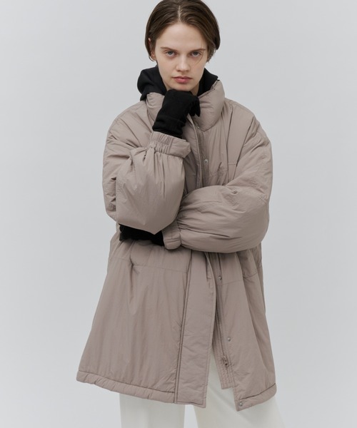 Plumel（プルメル）の「Thermal Padded Volume Middle Coat / 蓄熱中綿 ボリュームミドルコート（ダウンジャケット/コート・レディース・ブラウン/アイボリー/ブラック・MEDIUM）」の18枚目の写真