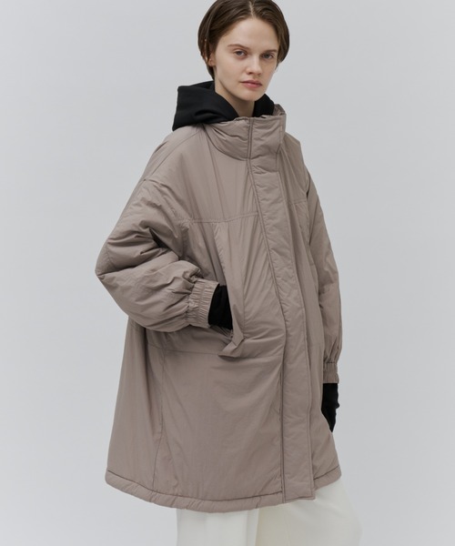 Plumel（プルメル）の「Thermal Padded Volume Middle Coat / 蓄熱中綿 ボリュームミドルコート（ダウンジャケット/コート・レディース・ブラウン/アイボリー/ブラック・MEDIUM）」の20枚目の写真
