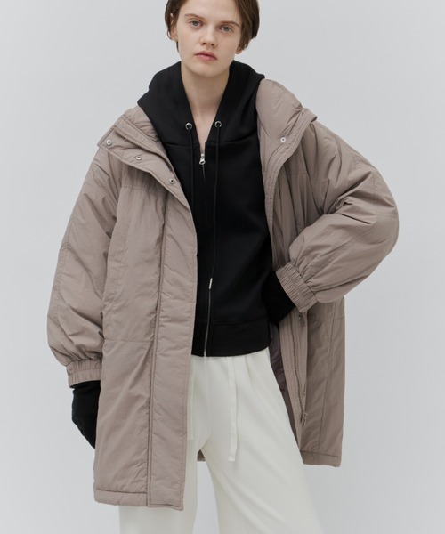 Plumel（プルメル）の「Thermal Padded Volume Middle Coat / 蓄熱中綿 ボリュームミドルコート（ダウンジャケット/コート・レディース・ブラウン/アイボリー/ブラック・MEDIUM）」の16枚目の写真