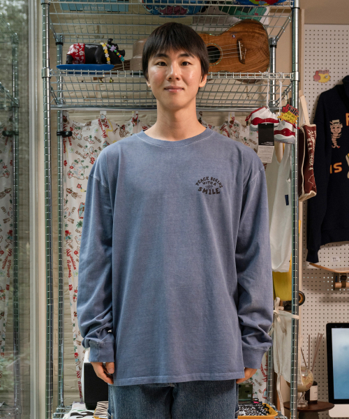 BIGWAVE COLLECTIVE(ビッグウェーブコレクティブ)の「ピースサークル PIGMENT 長袖Tシャツ (ウォッシュドブルー)(Tシャツ/カットソー・レディース・その他・MEDIUM/X-LARGE)」の3枚目の写真