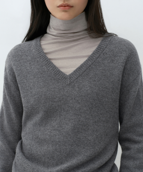 MUSINSA STANDARD WOMAN（ムシンサスタンダードウーマン）の「[ビクトリアウール] レディース Vネックニット [ヘザーグレー]（ニット/セーター・レディース・その他・SMALL/MEDIUM/LARGE/X-SMALL）」の4枚目の写真
