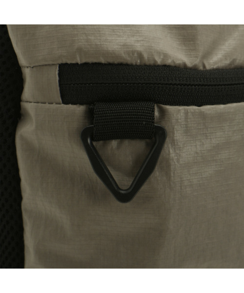 PUMA(プーマ)の「PUMA プーマ ユニセックス プーマ 2026 バックパック 20L(バックパック/リュック・メンズ・ブラック×レッド/グレー・フリー)」の6枚目の写真