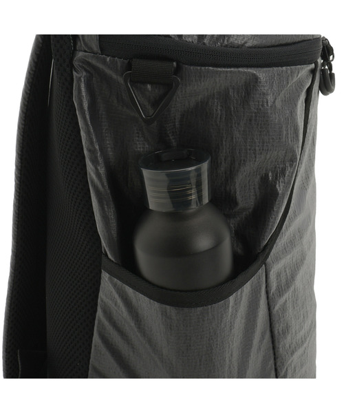 PUMA(プーマ)の「PUMA プーマ ユニセックス プーマ 2026 バックパック 20L(バックパック/リュック・メンズ・ブラック×レッド/グレー・フリー)」の13枚目の写真
