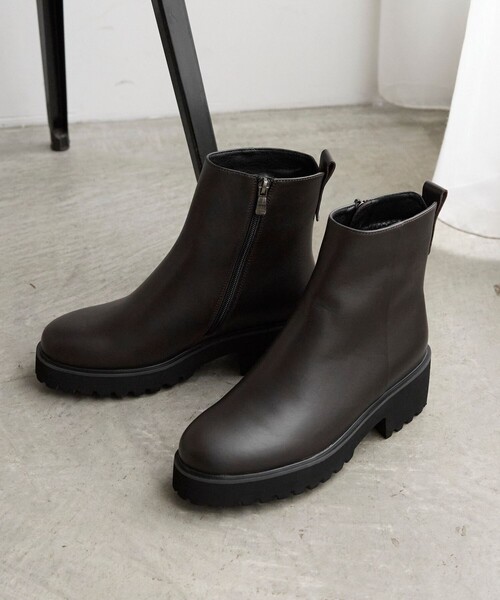 ATELIER BRUGGE(アトリエブルージュ)の「ATELIER BRUGGE/アトリエブルージュ レザーサイドジップブーツ【限定展開】(ブーツ・レディース・ブラウン/ブラック・24.0cm/23.5cm/23.0cm/24.5cm)」の5枚目の写真